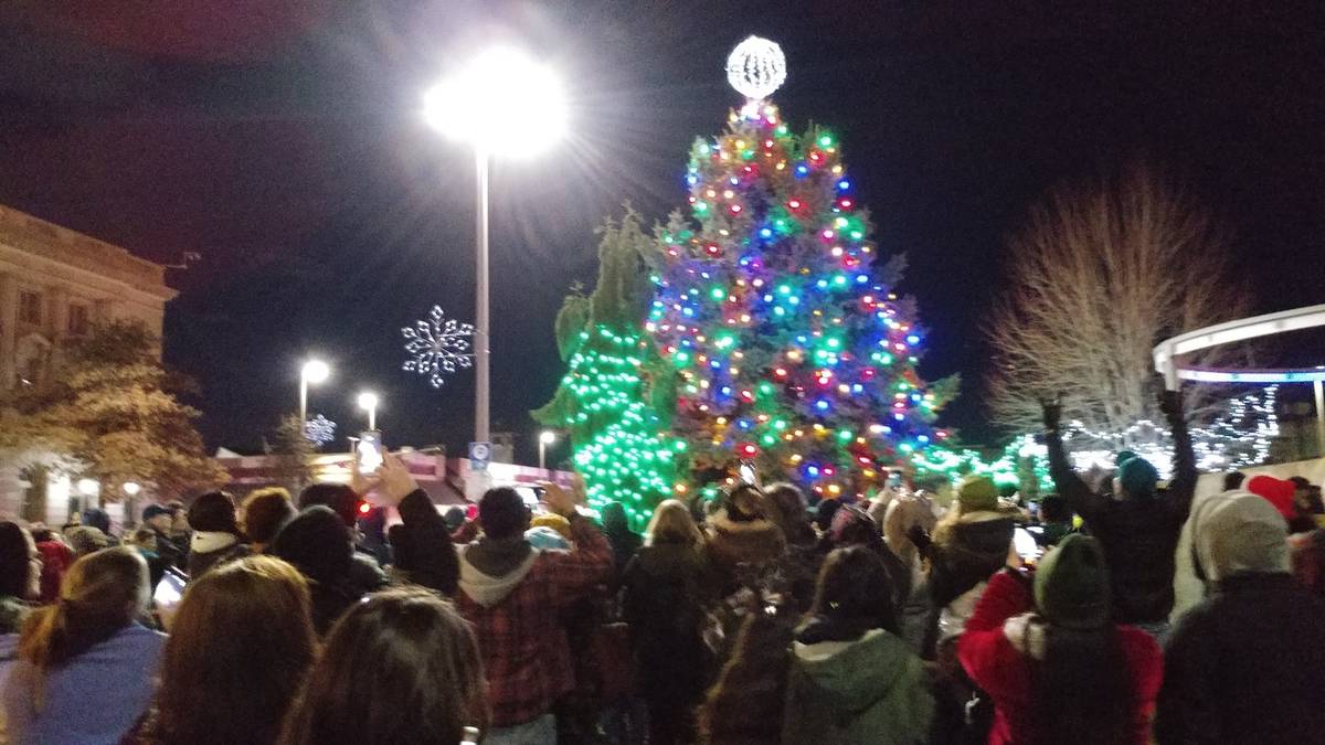 Downtown Yakima Tree Lighting